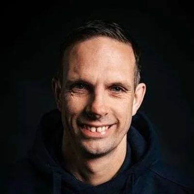 Bennie, commercieel medewerker binnendienst bij De-Lo